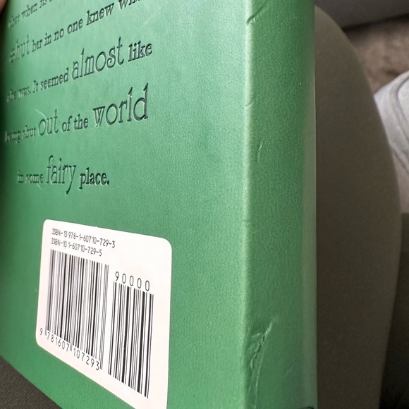 The Secret Garden by Frances Hodgson Burnett - Picture 4 of 6